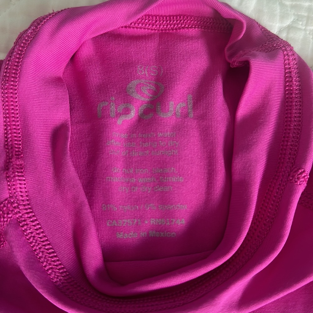 Women’s RipCurl Pink S Short Sleeve RashGuard - Picture 3 of 5